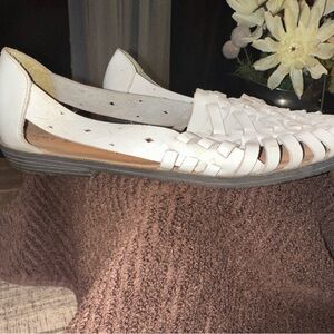 Vintage leather Roma White and Tan Leather Flats